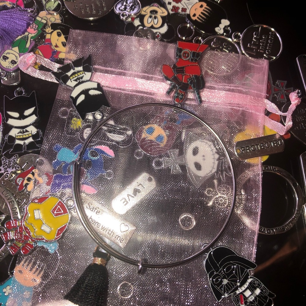 Charm bracelets - Picture 5 of 7